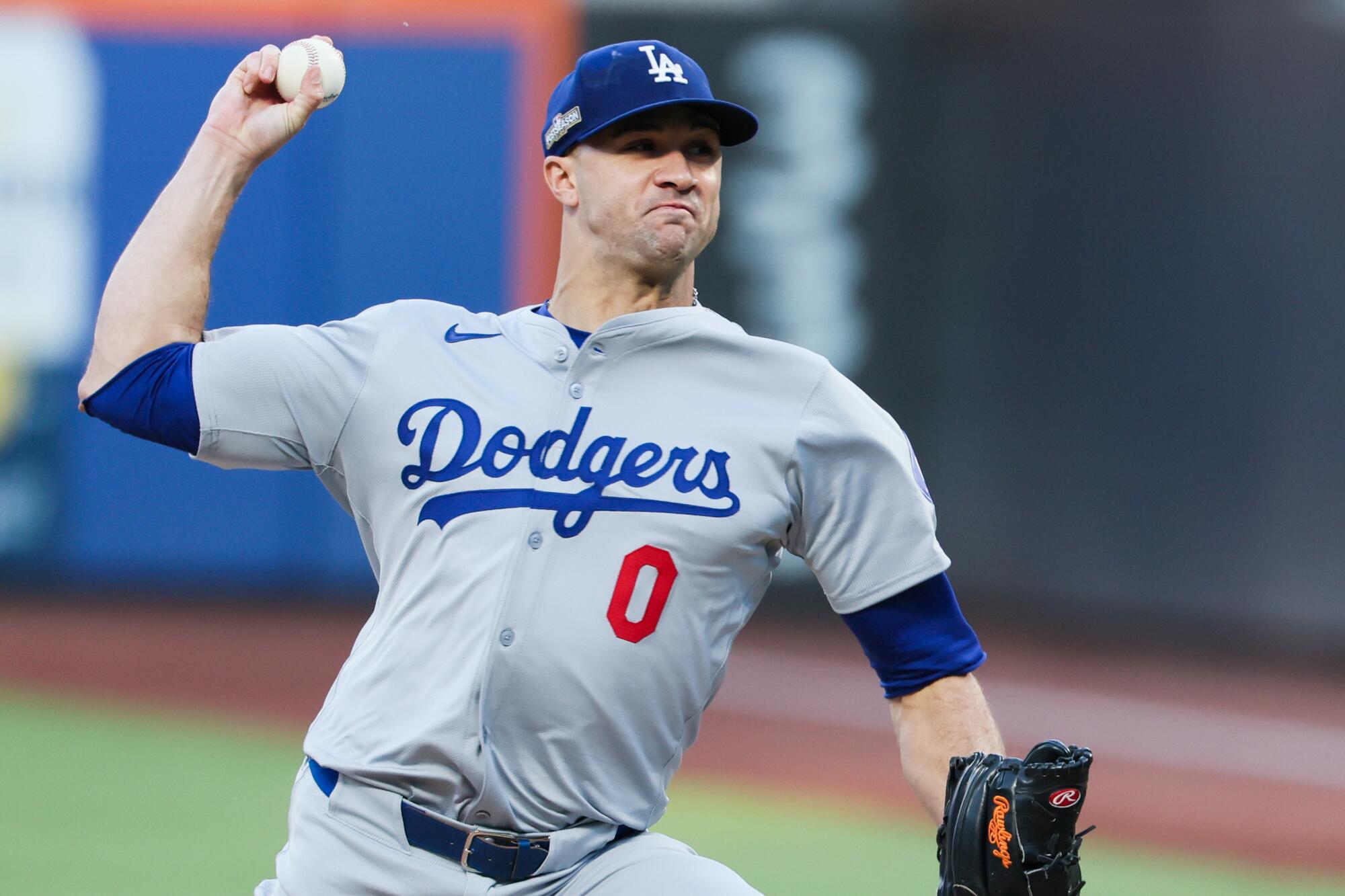 Jack Flaherty throws a pitch 