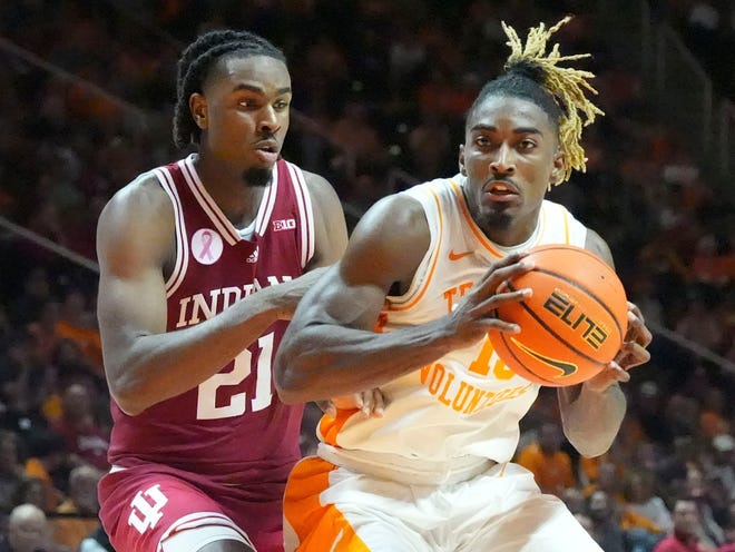 Tennessee guard Jahmai Mashack (15) tries to get to the basket while guarded by Indiana forward Mackenzie Mgbako (21) during a college basketball exhibition game on Sunday, October 27, 2024, in Knoxville. Tenn.