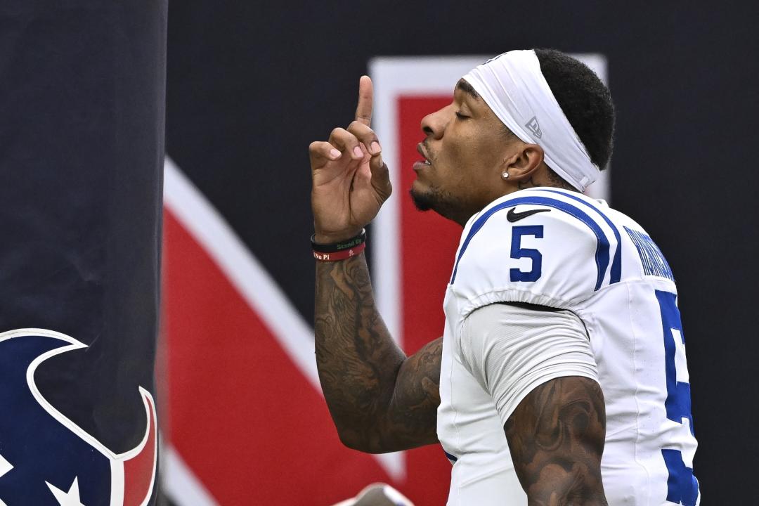 Indianapolis Colts quarterback Anthony Richardson motions prior to an NFL football game against the Houston Texans, Sunday, Oct 27, 2024 in Houston. (AP Photo/Maria Lysaker)
