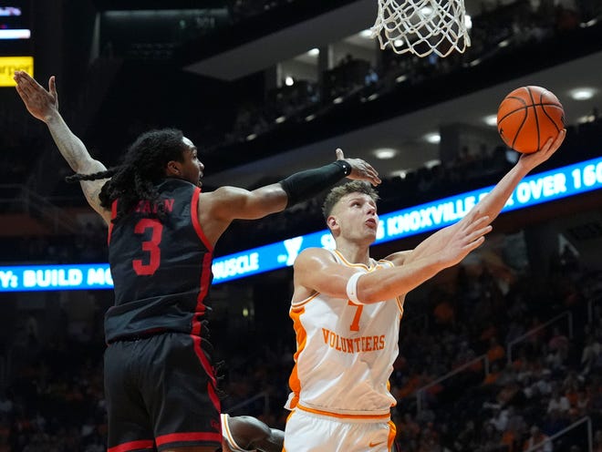 Tennessee forward Igor Miličić Jr. (7) with the shot attempt while guarded by Gardner-Webb forward Jamaine Mann (3) during an NCAA college basketball game on Monday, Nov. 4, 2024, in Knoxville, Tenn.