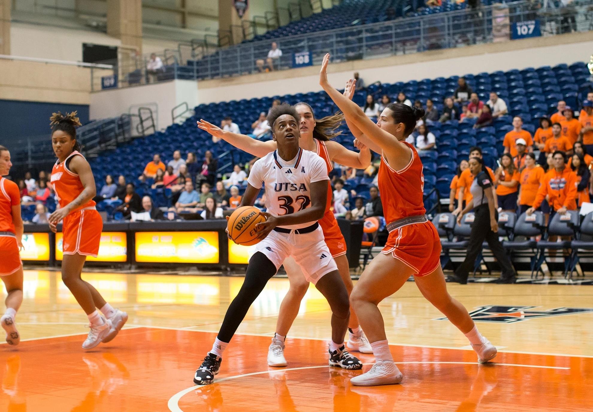 Jordyn Jenkins hooping