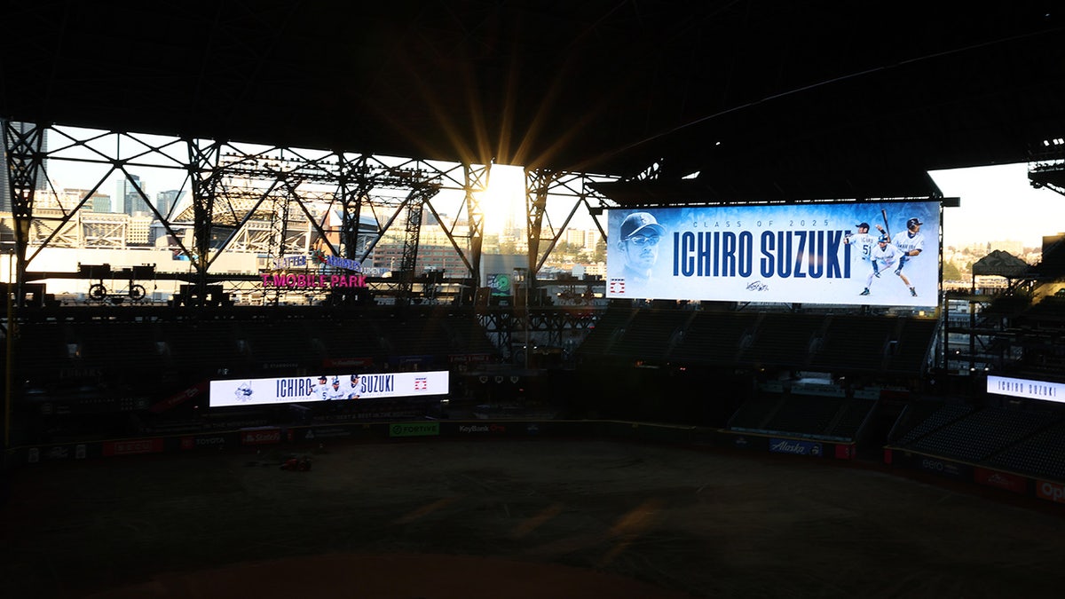 Ichiro Suzuki is honored 