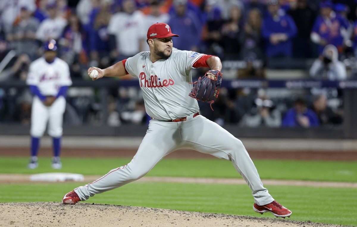 Philadelphia Phillies pitcher Carlos Estévez