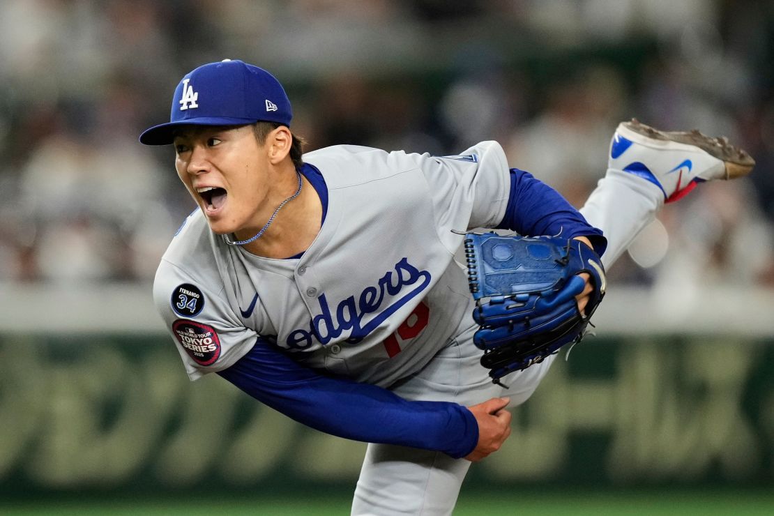 Yamamoto throws in the fifth inning.