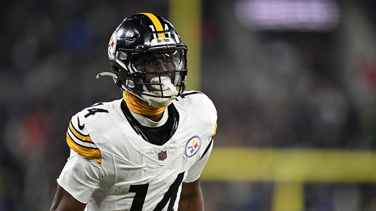 Pittsburgh Steelers wide receiver George Pickens on the football field