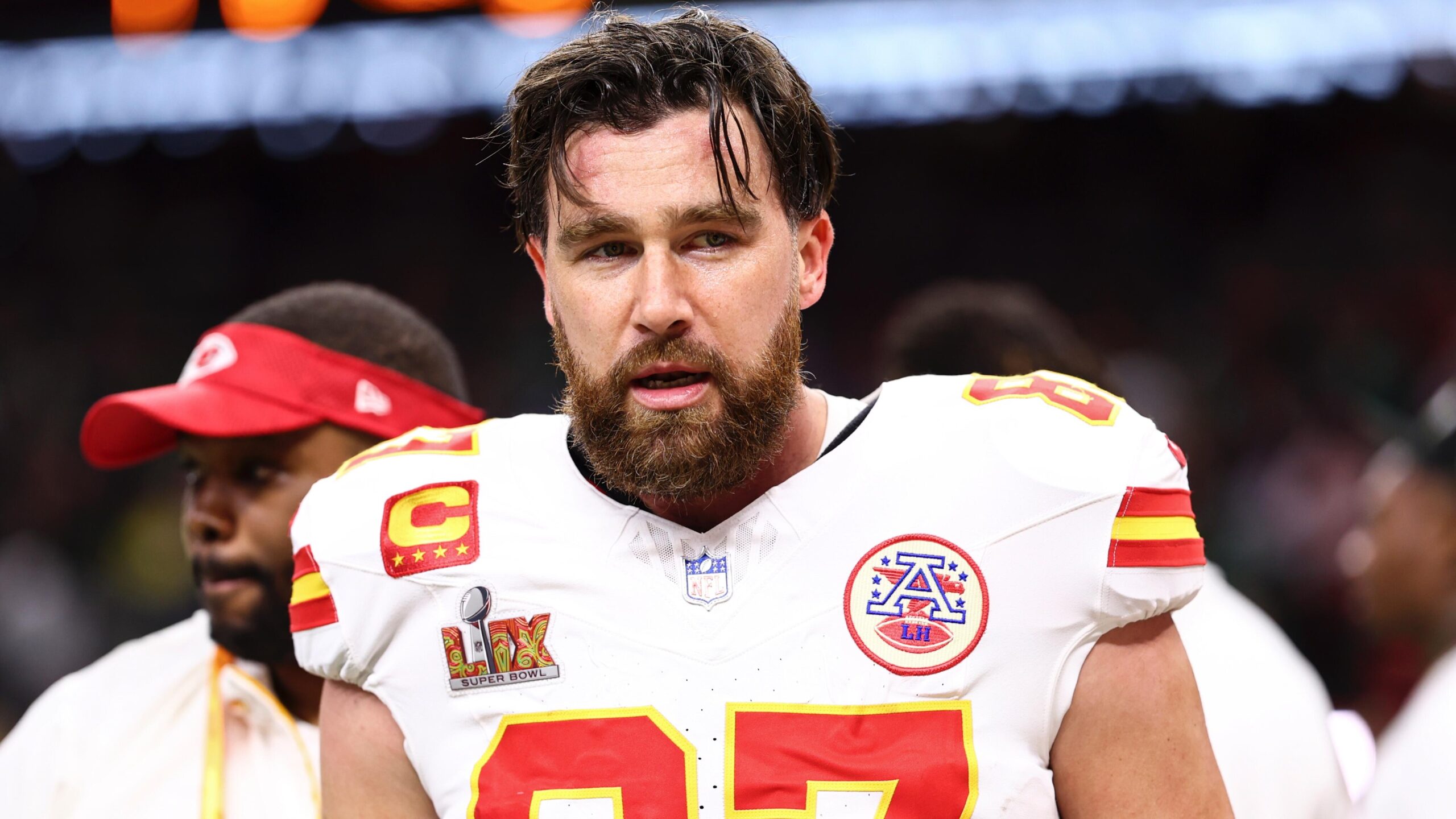 Chiefs' Travis Kelce rips Shedeur Sanders' anonymous critics, praises Browns for adding potential starting QB