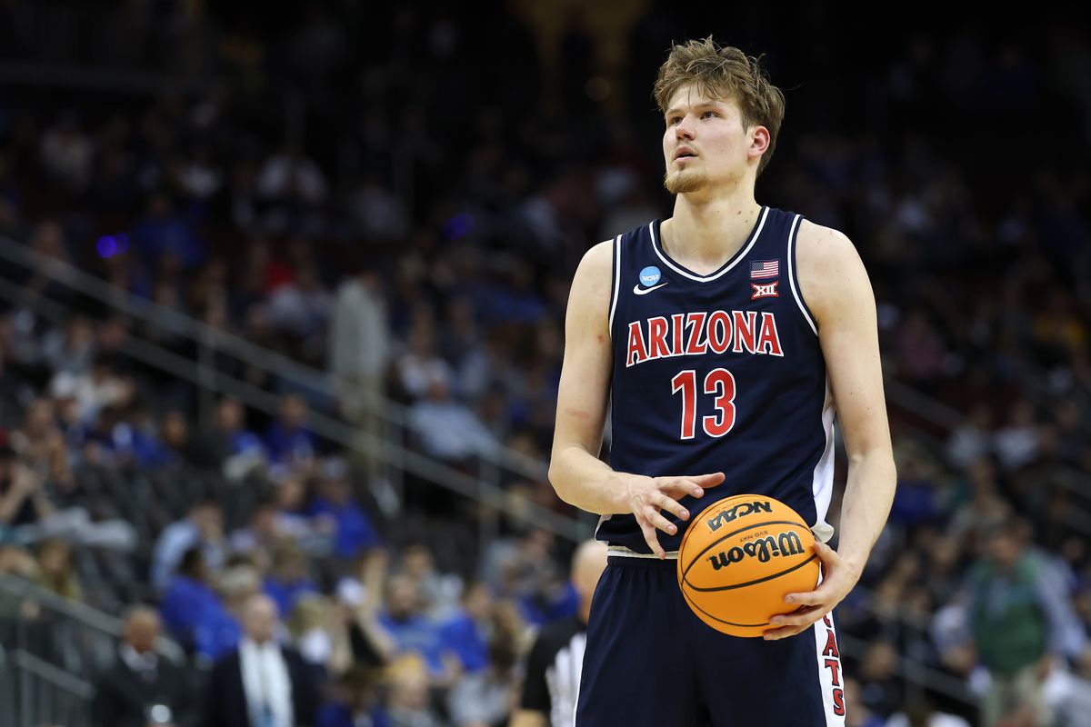 How do UNC Basketball’s incoming transfers compare to players who transferred out?