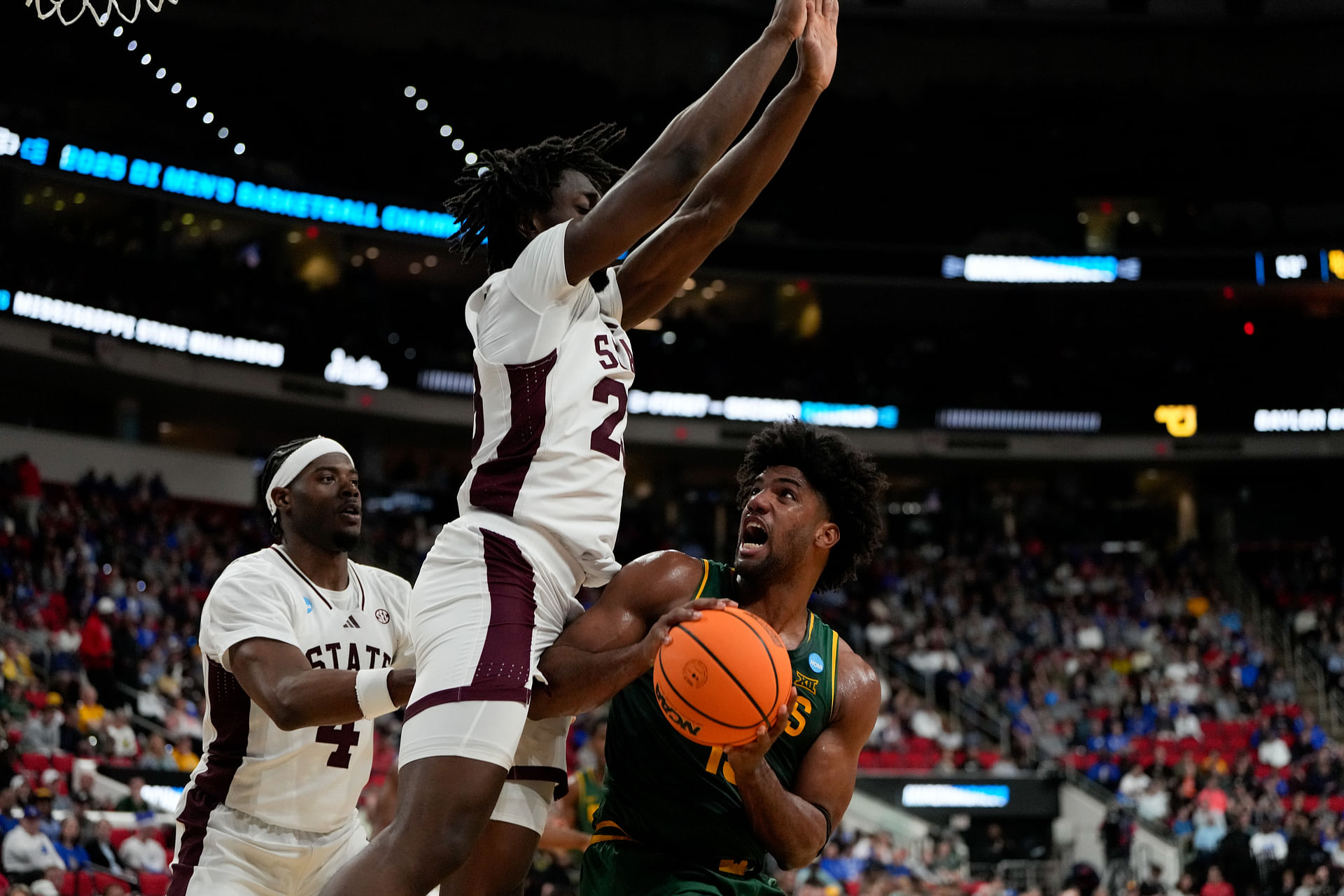 Michael Nwoko, shown here on defense, could be a big player for Mississippi State in 2025-26. (Photo Credit: IMAGN)