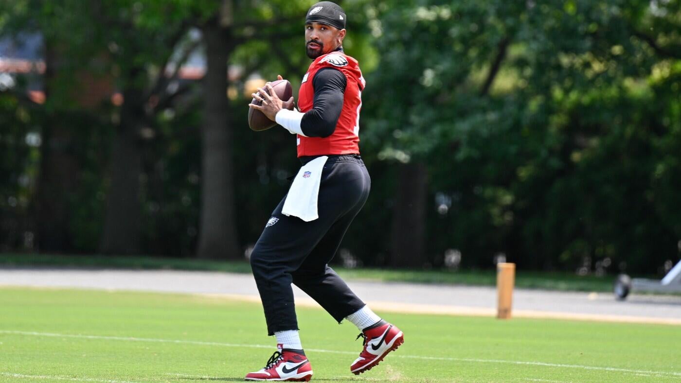 What we learned at Eagles OTAs: Beware of Jalen Hurts' deep ball; Vic Fangio spills the tea about the defense
